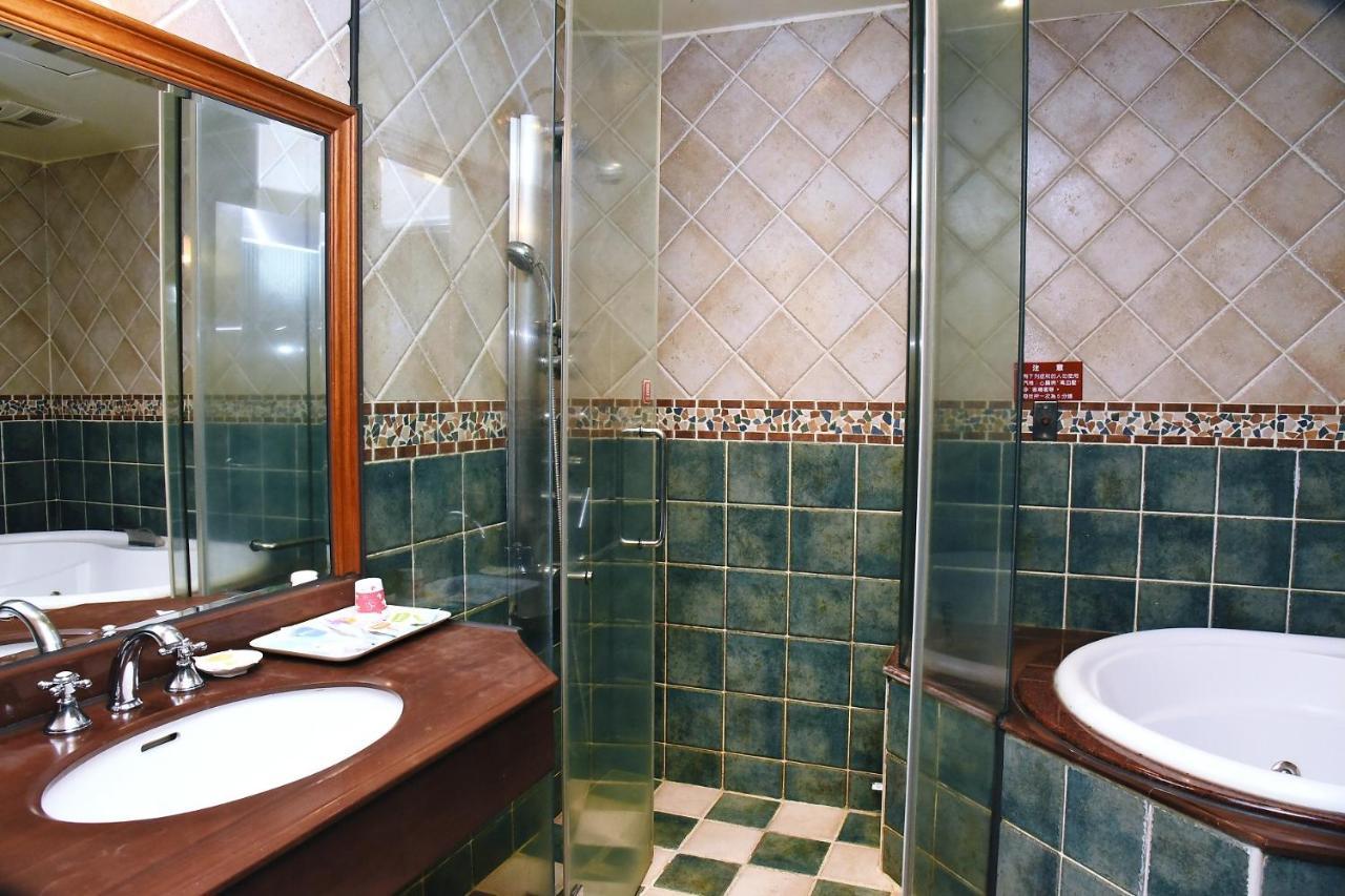 England Business Motel Yilan Екстер'єр фото